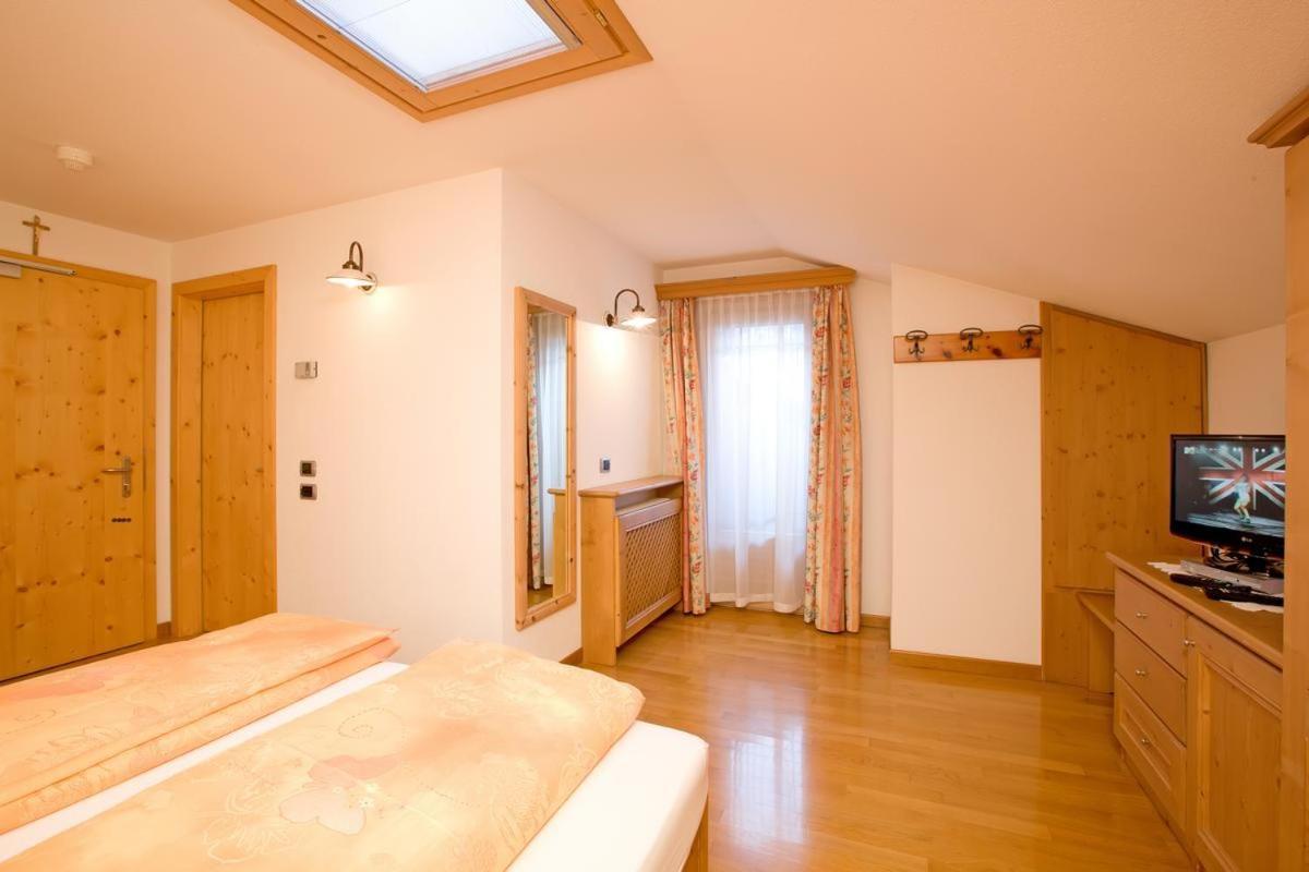 Hotel Garni Al Plan Ливиньо Экстерьер фото
